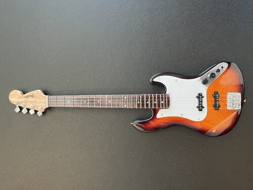 Axe Hvn Fj-005 Fender Jazz Bass - White Pickguard - Axe Hvn Fj-005 Fender Jazz Bass - White Pickguard - Collectibles