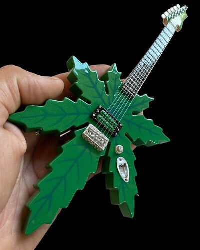 Axe Hvn Tc420 Cheech & Chong Sweet Leaf Mary Jane - Axe Hvn Tc420 Cheech & Chong Sweet Leaf Mary Jane - Collectibles