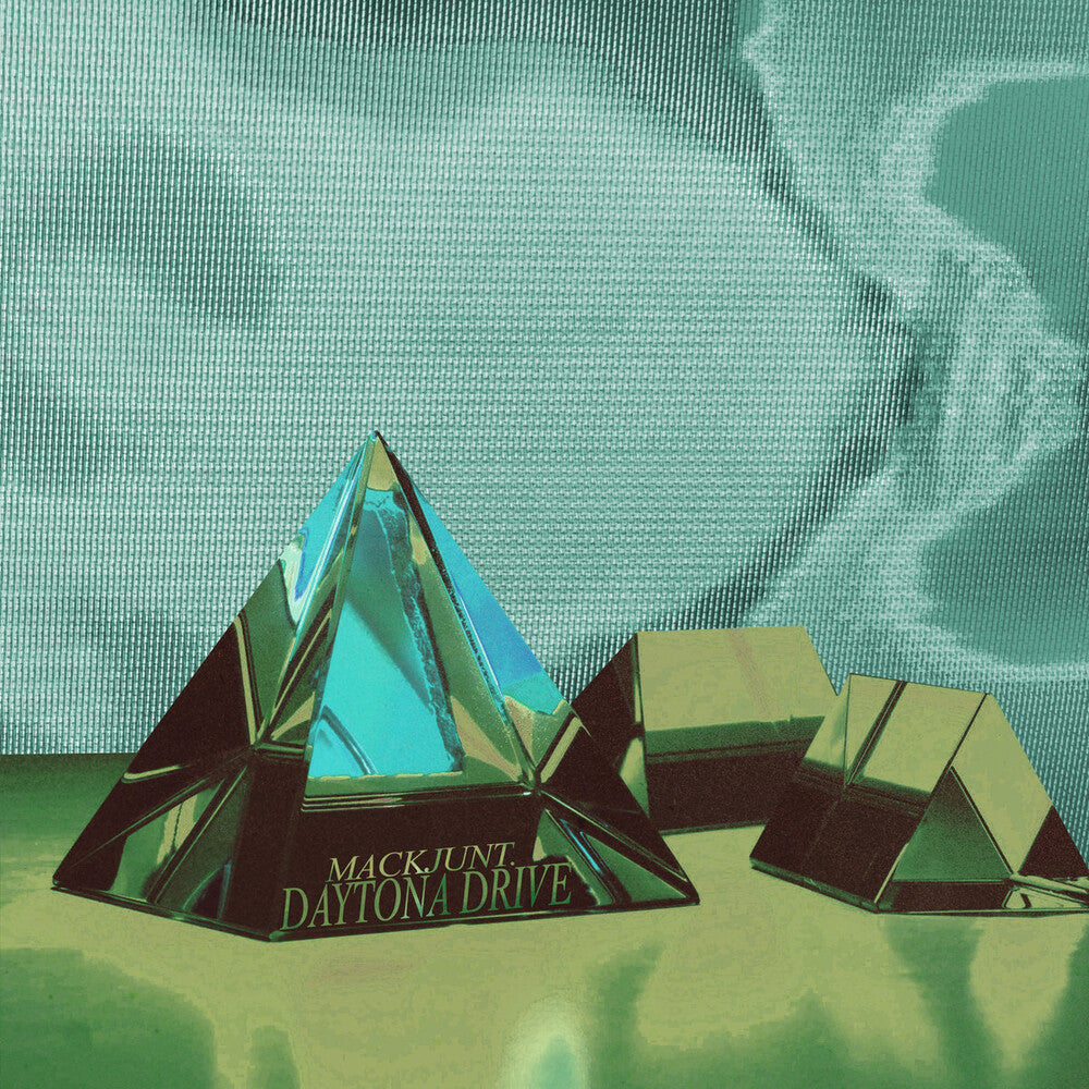 the album cover for Mackjunt - Daytona Drive