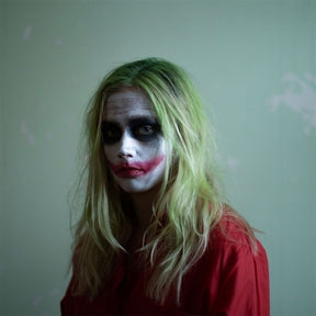 the album cover for Maustetytöt - Itken Jos Mua Huvittaa