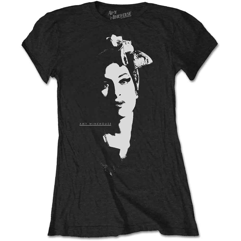 Retrato de Amy Winehouse con bufanda [Camiseta de manga corta]