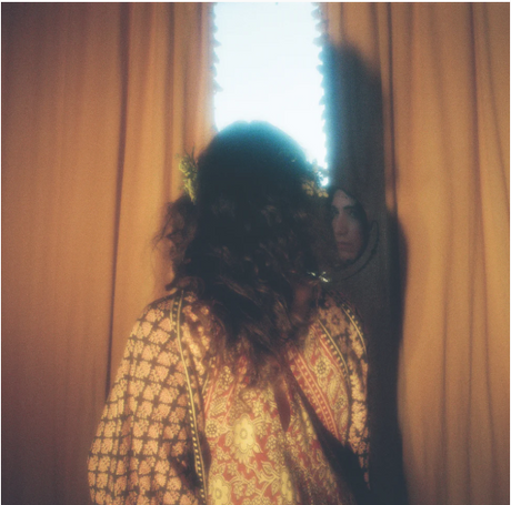 Beauty Looking Back [Vinyl]