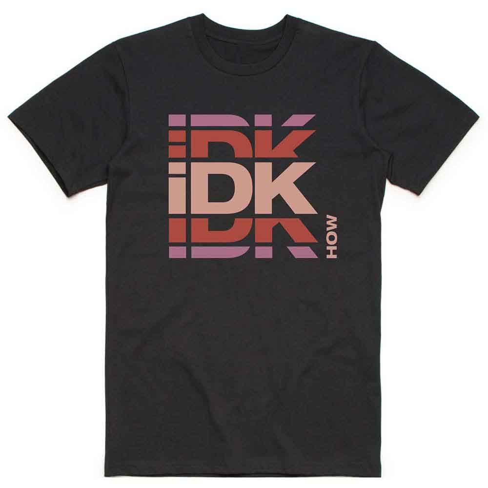 Camiseta con el logotipo de la marca iDKHow