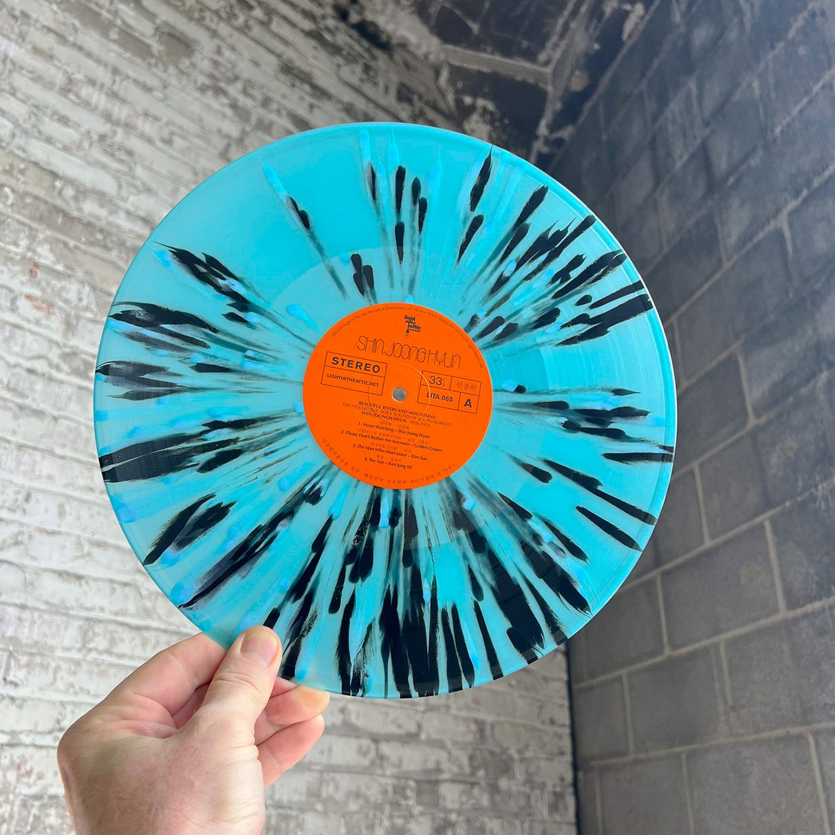 Beautiful Rivers And Mountains: The Psychedelic Rock Sound Of South Korea'S Shin Joong Hyun 1958-74 (CD)