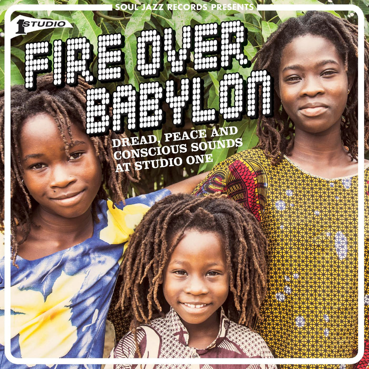 Soul Jazz Records presenta Fire Over Babylon: Dread, Peace and Conscious Sounds en Studio One [CD de música]