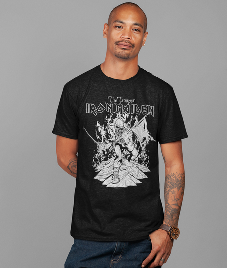 Iron Maiden - Trooper Black and White Jumbo Print T-Shirt ()