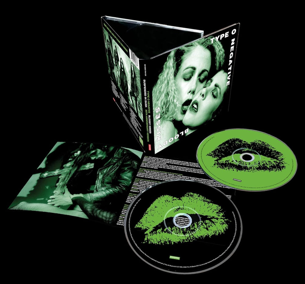 Bloody Kisses (Deluxe Edition) (2 Cd's) (CD)